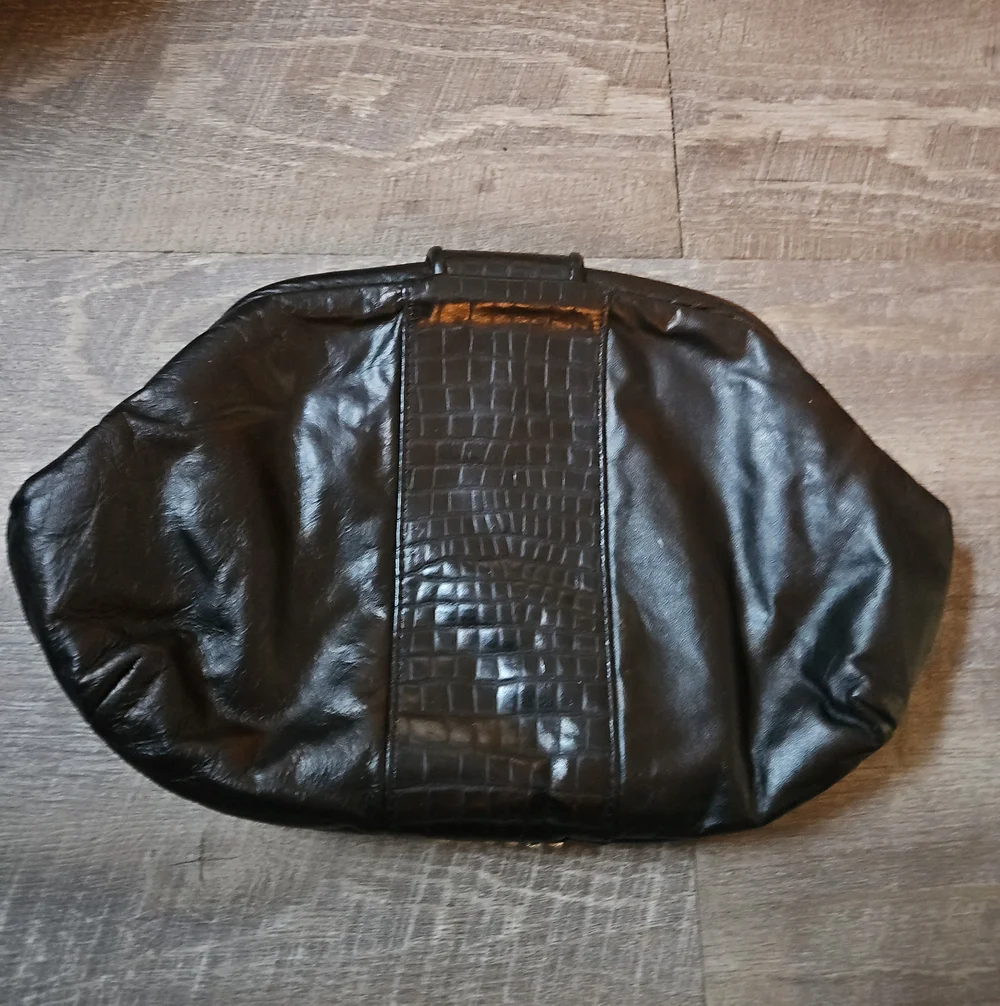 Park Avenue Int. Black Shoulder Bag/Clutch